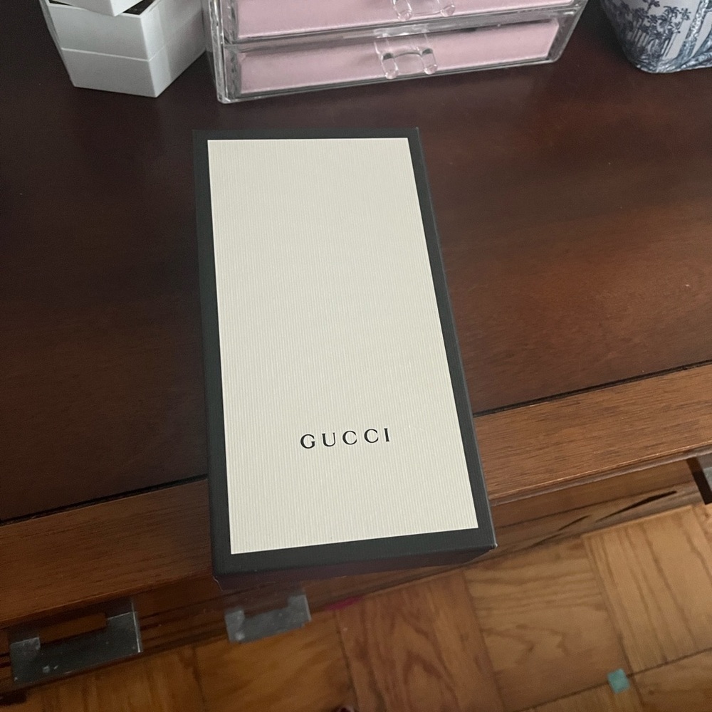 Gucci Zumi Continental Wallet
Quilted Flora Canvas, EUC - Picture 9 of 17